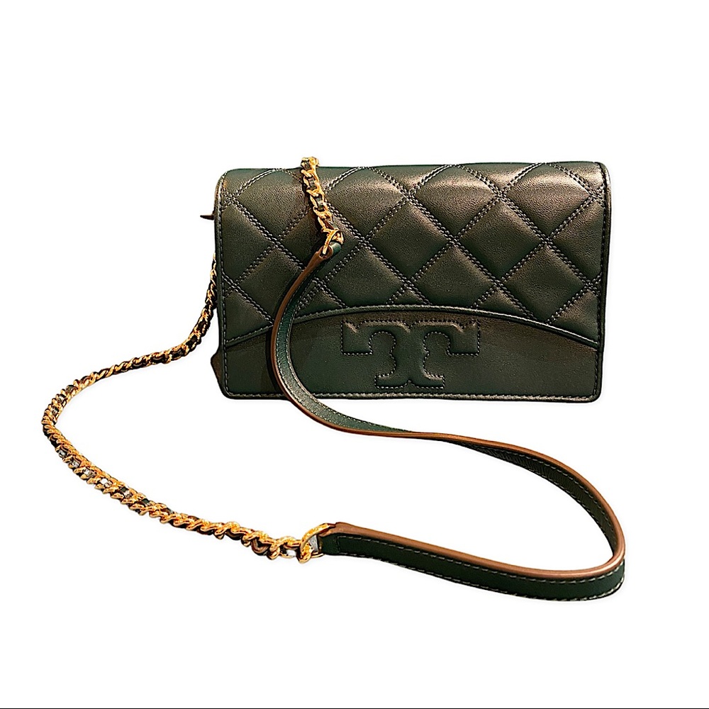 NWT Tory Burch Savannah Chain Flat Wallet